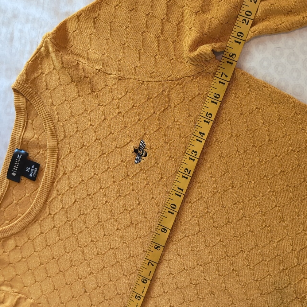 Bright and Beautiful EUC Honeybee Cropped Golden Lightweight Sweater 3/4 Sleeve - Picture 9 of 11